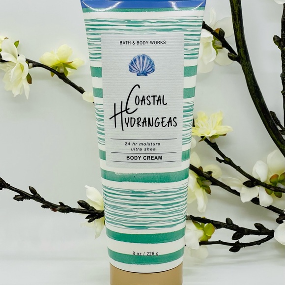 Bath and Body Works Coastal Hydrangeas Fine Fragrance, Gel, Body Cream 3-Pc Set - Picture 4 of 5